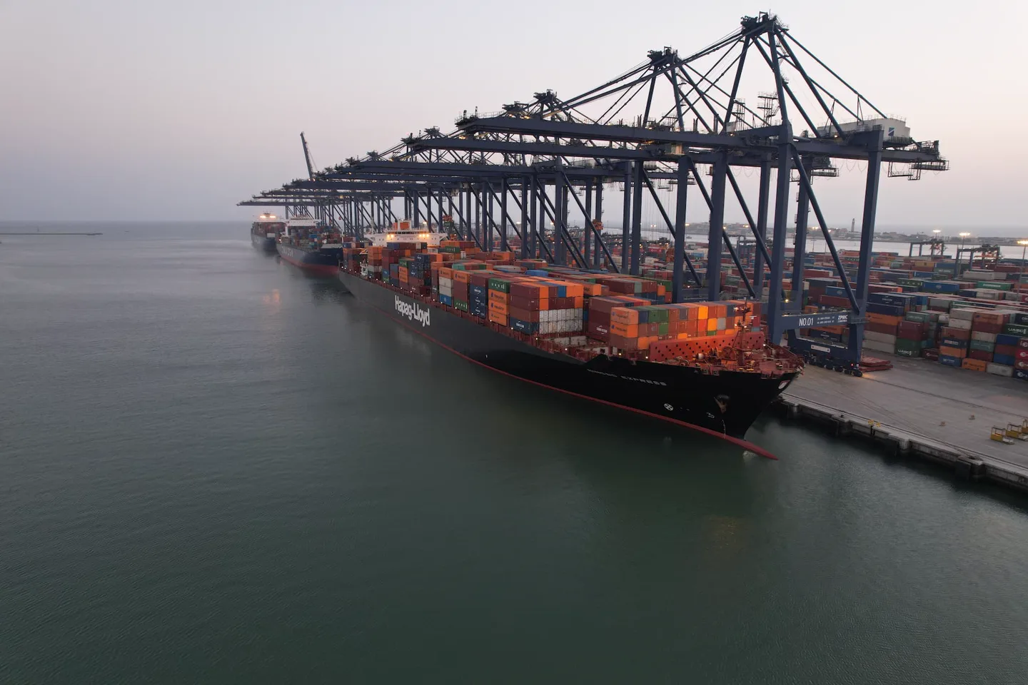 Export Container Vessel Staging and Customs Clearance at Karachi Port